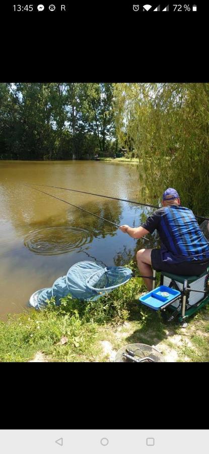 Camping La Garenne De Moncourt Rue  Exteriör bild